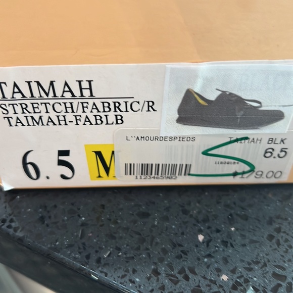 Great comfortable shoes never worn with box - Picture 2 of 4